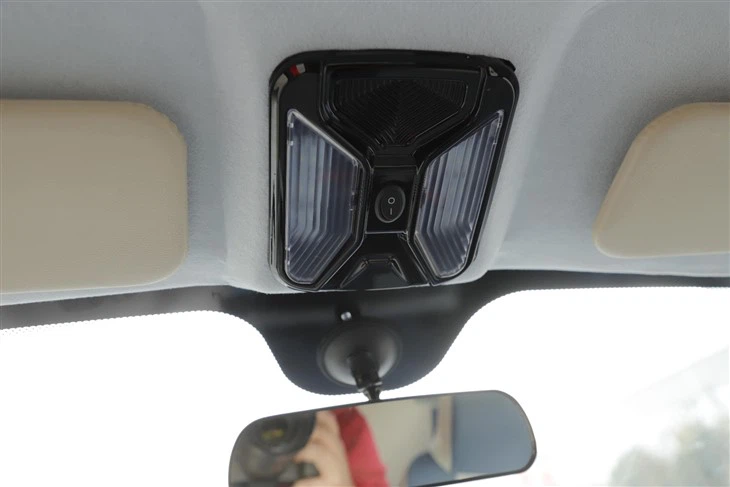 V300 Electric Passenger Quadricycle V300 Electric Passenger Quadricycle